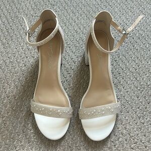 betsey johnson pearl bridal heals size 8